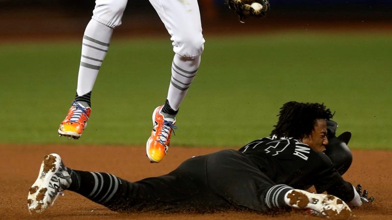 ブレーブス・アクーニャJr. 22歳未満史上2人目の「30-30」達成