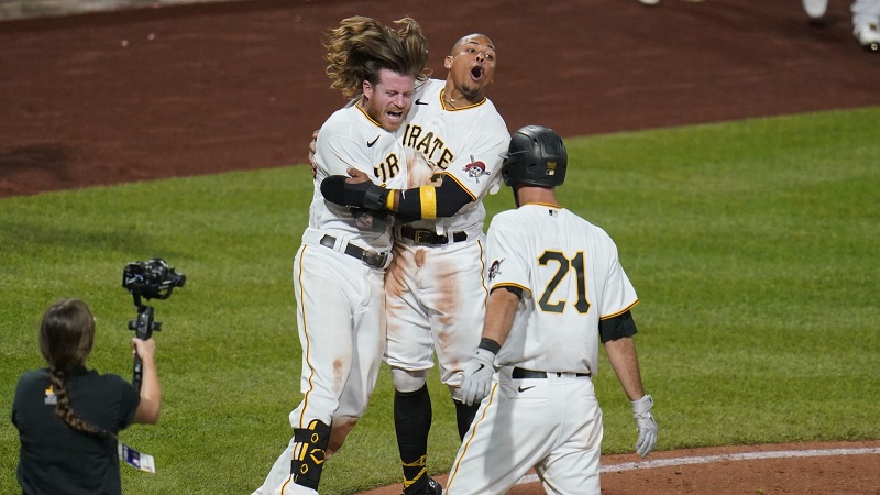 ロベルト・クレメンテ・デーにパイレーツがサヨナラ勝ち - MLB ロベルト・クレメンテ・デーにパイレーツがサヨナラ勝ち - MLB